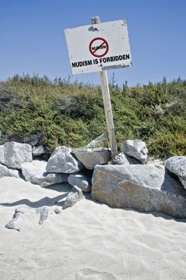 8372325-information-sign-against-nudism